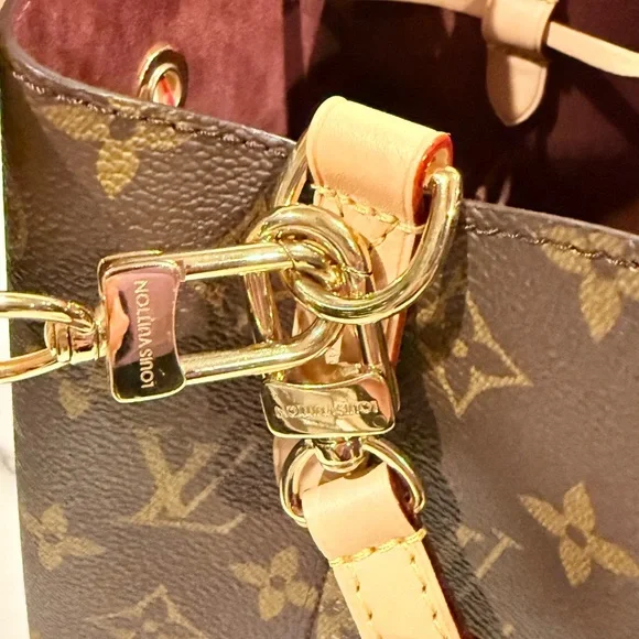 Louis Vuitton Neonoe BB - Picture 12 of 16
